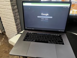 MacBook Pro 15 2018 Plata/Gris Espacial