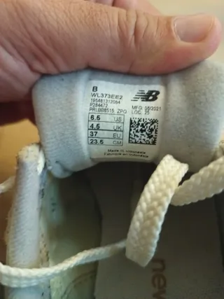 Zapatillas New Balance Beige y Rosa