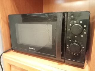 Microondas Taurus Negro con Plato y Rejilla