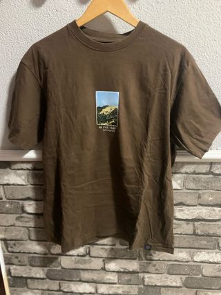 Camiseta Pull&Bear Estampada Marrón