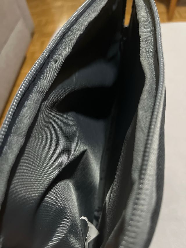 Funda acolchada portátil negra