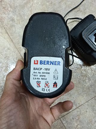 Taladro percutor batería Berner bacid 18V con carg