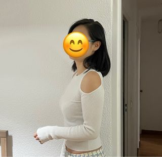 Blusa elástica manga larga con hombros descubierto
