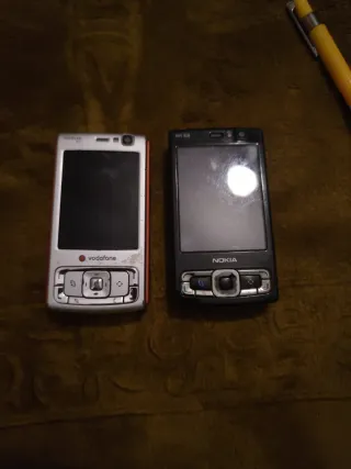 2 x telefoni cellulari Nokia N95