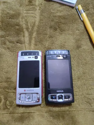 2 x telefoni cellulari Nokia N95