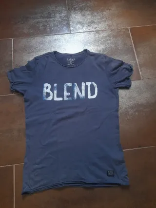 Camiseta azul marca Blend