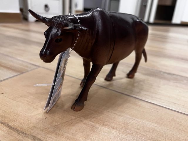 Giocattolo toro in gomma