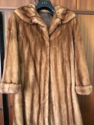 Abrigo de piel marrón talla M