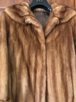 Abrigo de piel marrón talla M