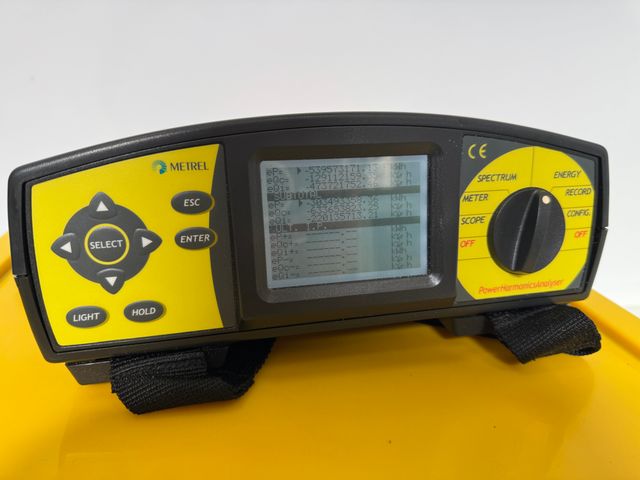 Analizador de calidad eléctrica METREL con pinzas 