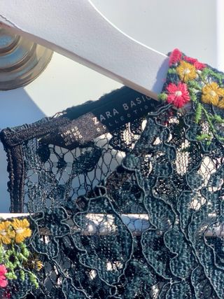 Vestido Zara encaje flores negro