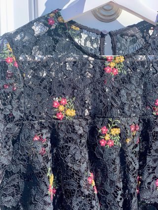Vestido Zara encaje flores negro