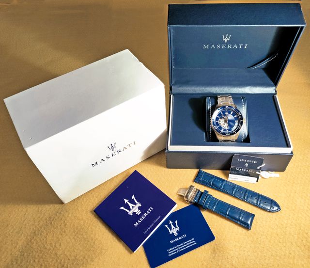 Reloj Maserati automático, dorado y azul
