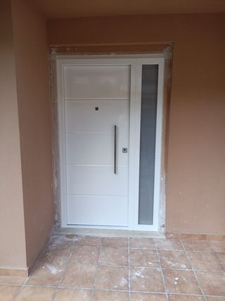 Montador de ventanas y puertas – Profesional, limp