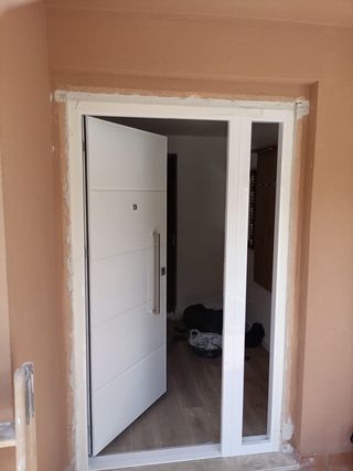 Montador de ventanas y puertas – Profesional, limp