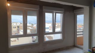 Montador de ventanas y puertas – Profesional, limp