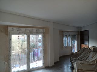 Montador de ventanas y puertas – Profesional, limp