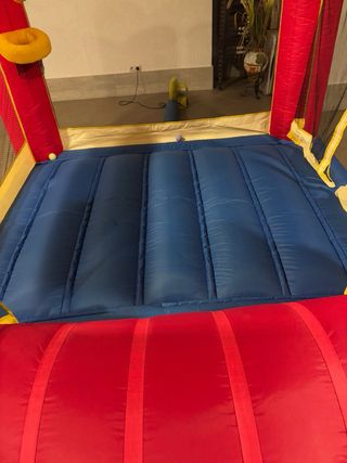 Castillo hinchable con tobogán