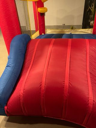 Castillo hinchable con tobogán