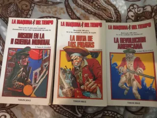 Lote de tres libros: La máquina del tiempo.