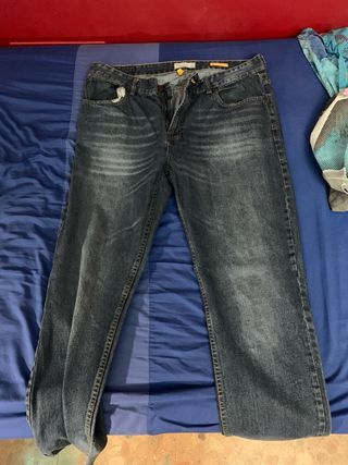 Pantalón vaquero hombre talla 50
marca DENIM