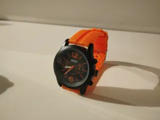 Reloj de pulsera naranja-nuevo