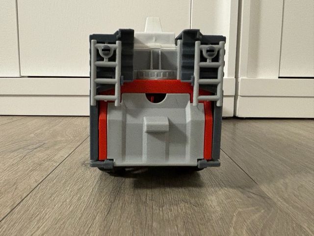 Camión de transporte rojo