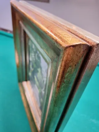 Cuadro decorativo dorado y verde
