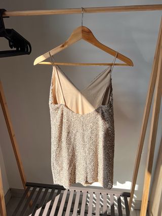 Vestido de fiesta beige y gris