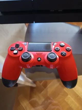 PS4 Negra 1tb + Mando Rojo + 3 Juegos