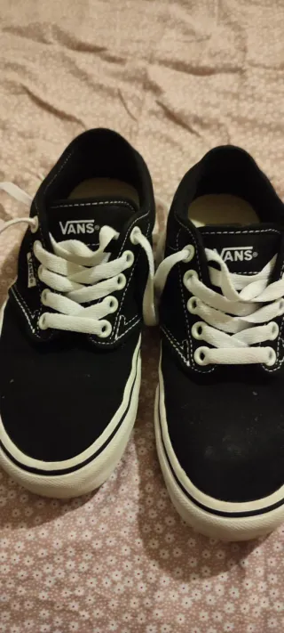 Zapatillas Vans Niña Negras y Blancas