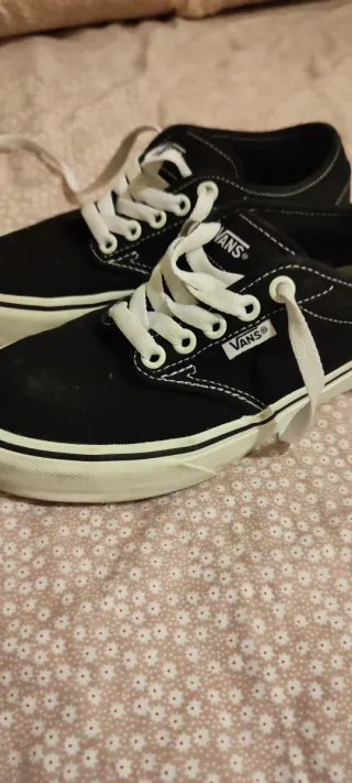 Zapatillas Vans Niña Negras y Blancas