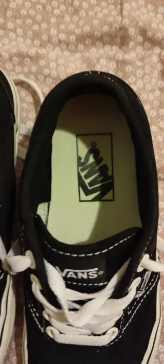 Zapatillas Vans Niña Negras y Blancas