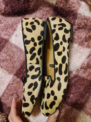 Zapatos planos print animal talla 37