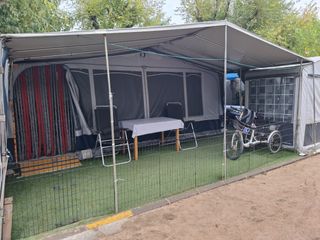 Caravana instalada en camping La Masia, Blanes