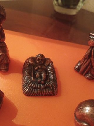 Belén pequeño de bronce