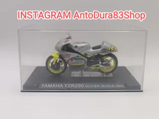 Modellino Moto Yamaha YZR250 Olivier Jacque 2000