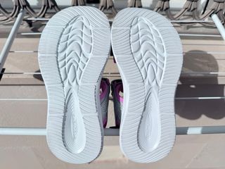 Sandalias Skechers Niña Luces Rosa y Plata