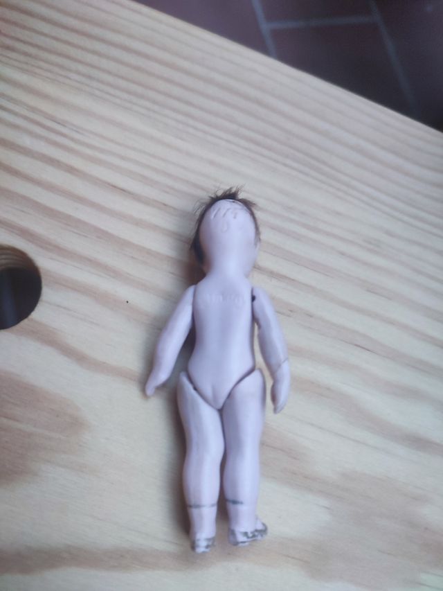 Muñeca miniatura porcelana bisque antigua