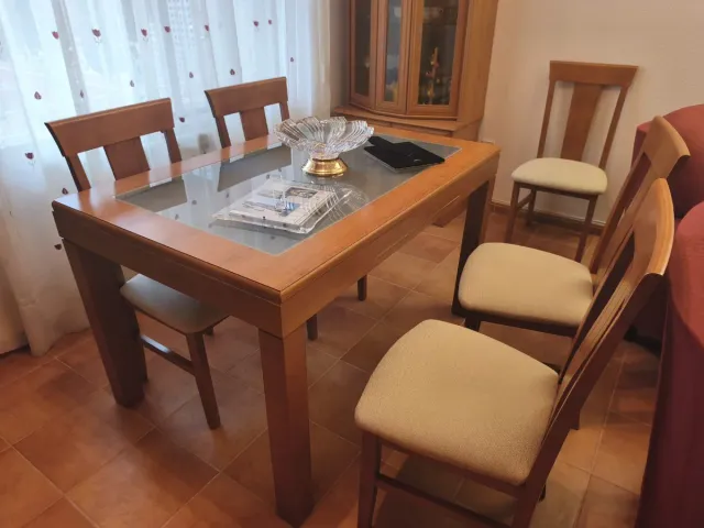 Mesa de comedor con 6 sillas
