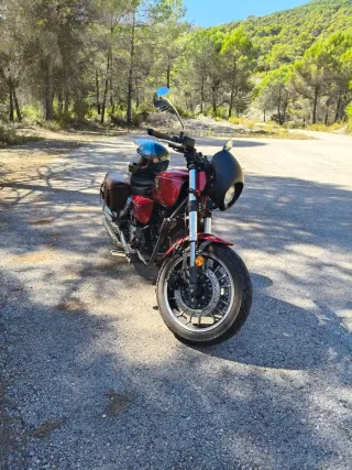 Moto Mitt Goes 125 Custom Roja