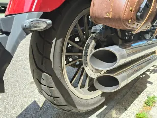 Moto Mitt Goes 125 Custom Roja