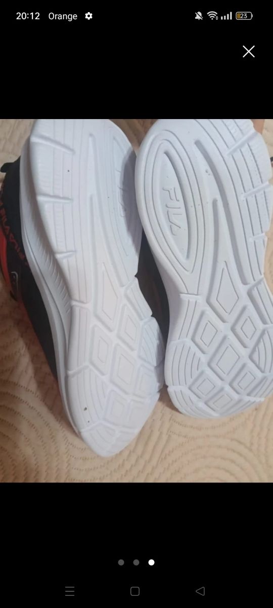 Tenis Fila Rojos y Negros