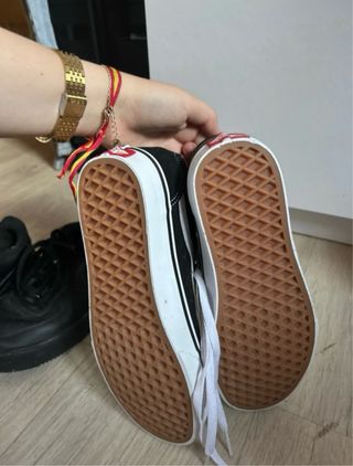 Zapatillas Vans Negras y Blancas