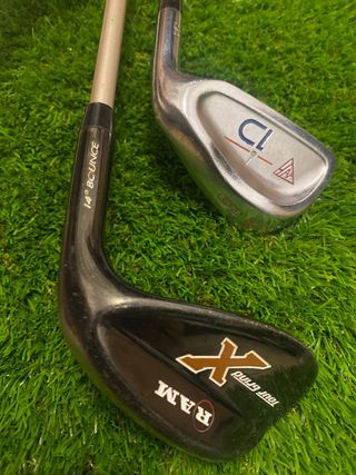 Palos golf Wedge y Hierro 9 + cambio grip