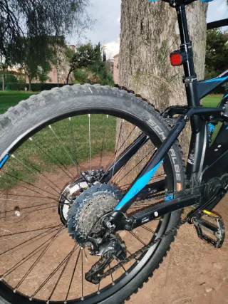Bicicleta Eléctrica CUBE MTB