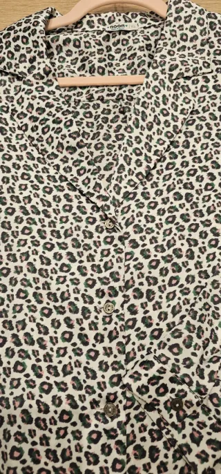 Camisa estampada marca Noon. Talla XS