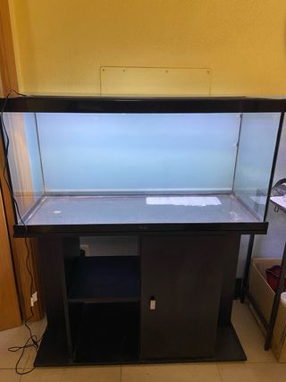 Acuario 200L con mesa y muchos extras