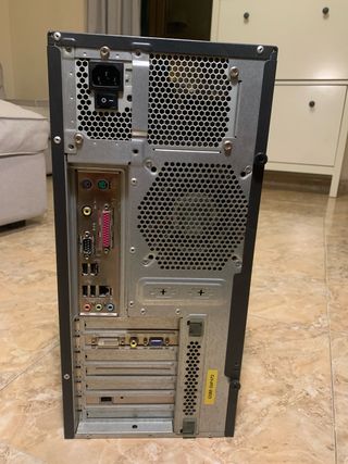 Torre CPU LG
