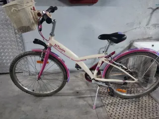 Bicicleta niña Btwin con cesta